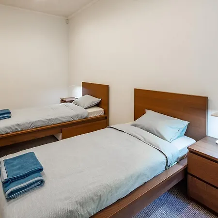 Orange 52 Apartment *
